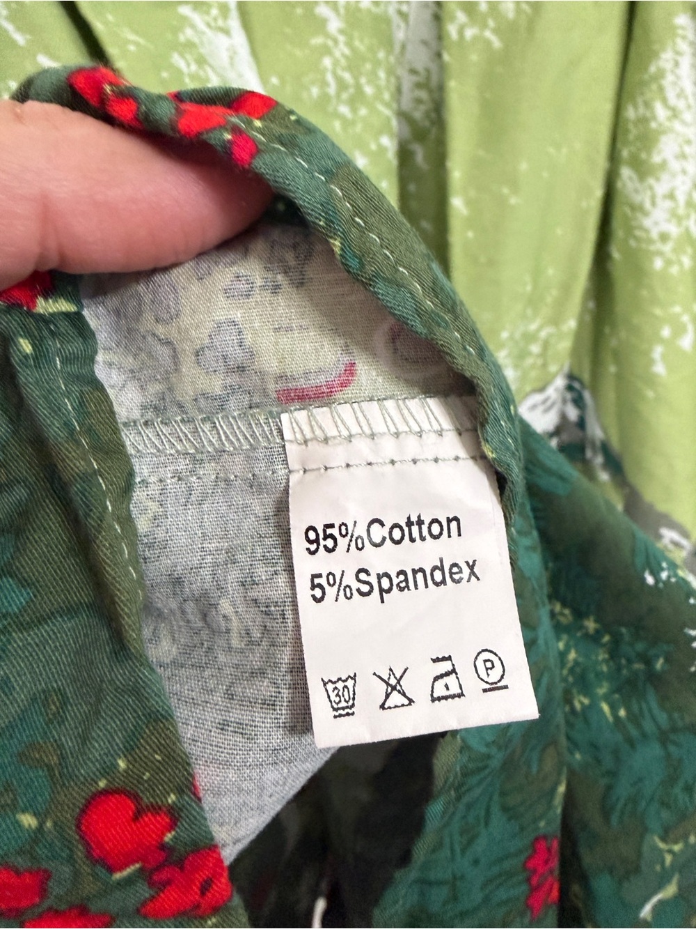 Like new size M vintage Oktoberfest scenic green white and red pleated skirt! - Picture 7 of 10